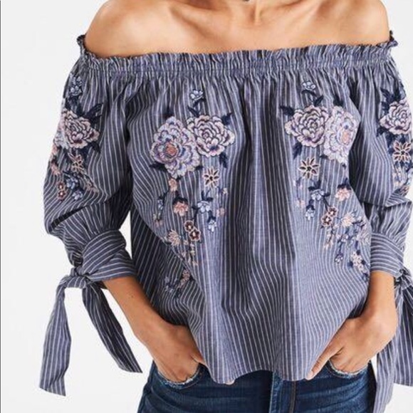 American Eagle Outfitters Tops - American Eagle - Off The Shoulder Floral Top